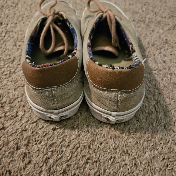 GUC MENS KAHKI VANS 11.5 - Picture 3 of 4